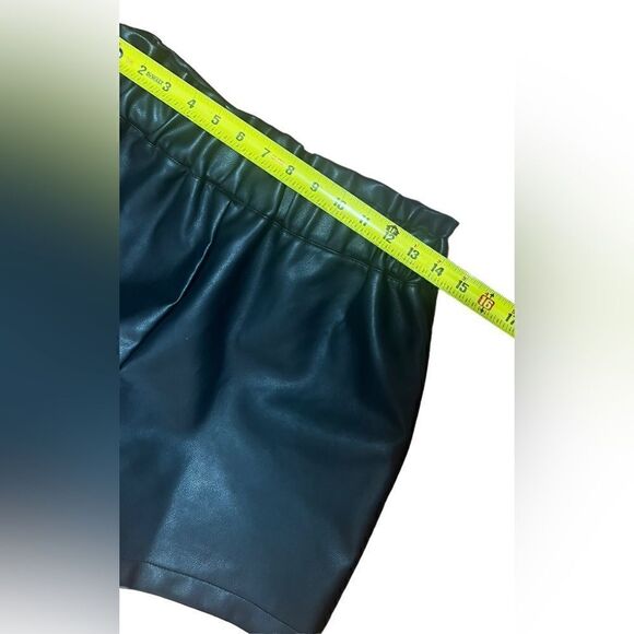 NWT Bagatelle Faux Leather Shorts W/ POCKETS black - Picture 6 of 7